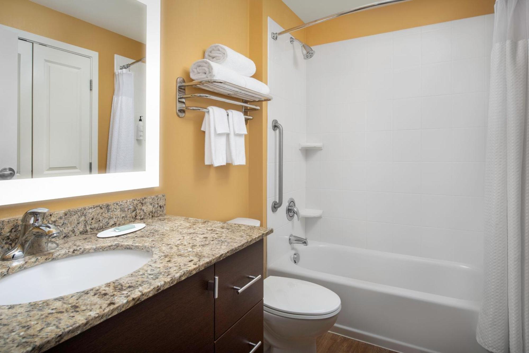 Towneplace By Marriott Suites Portland Vancouver Evergreen Экстерьер фото