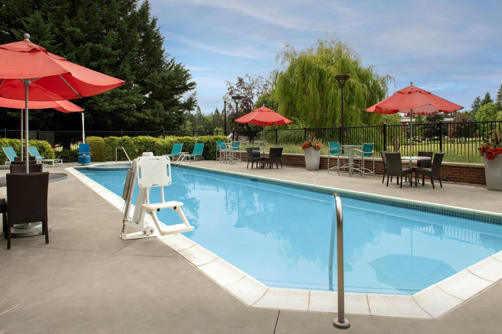 Towneplace By Marriott Suites Portland Vancouver Evergreen Экстерьер фото