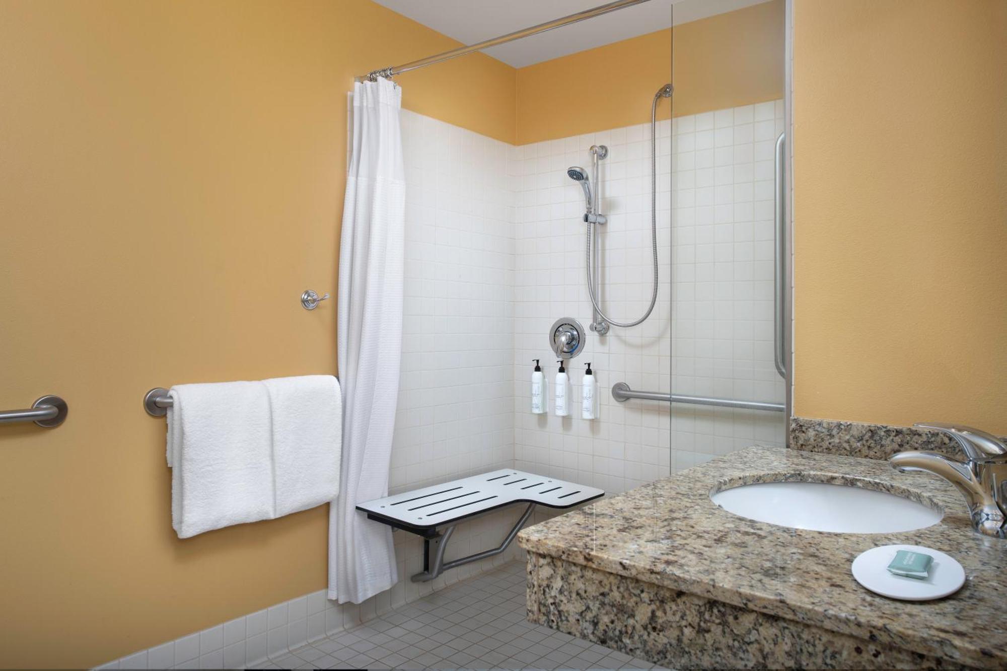 Towneplace By Marriott Suites Portland Vancouver Evergreen Экстерьер фото