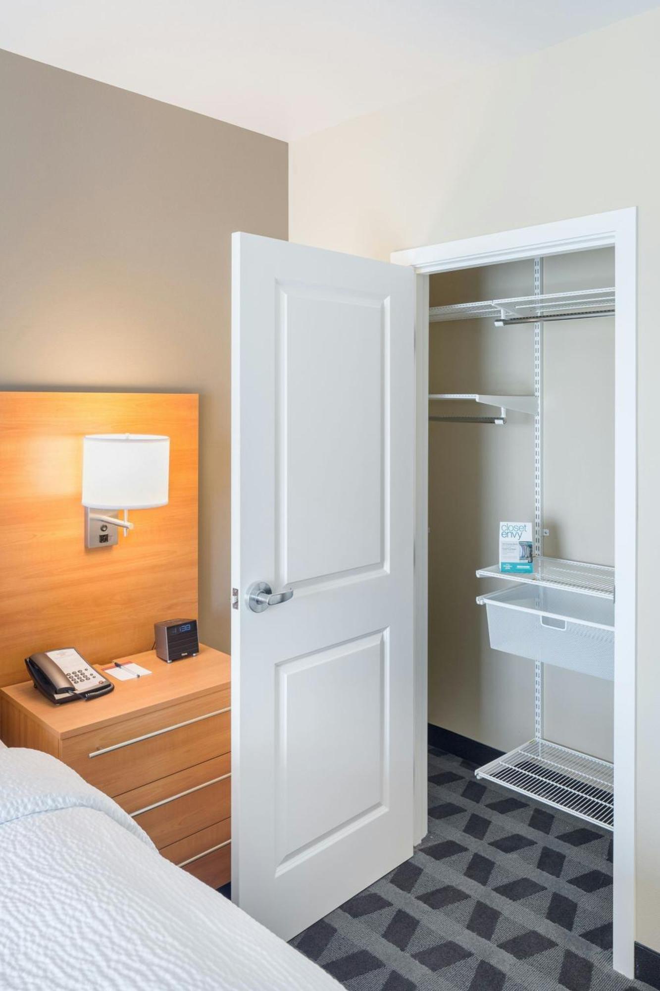 Towneplace By Marriott Suites Portland Vancouver Evergreen Экстерьер фото