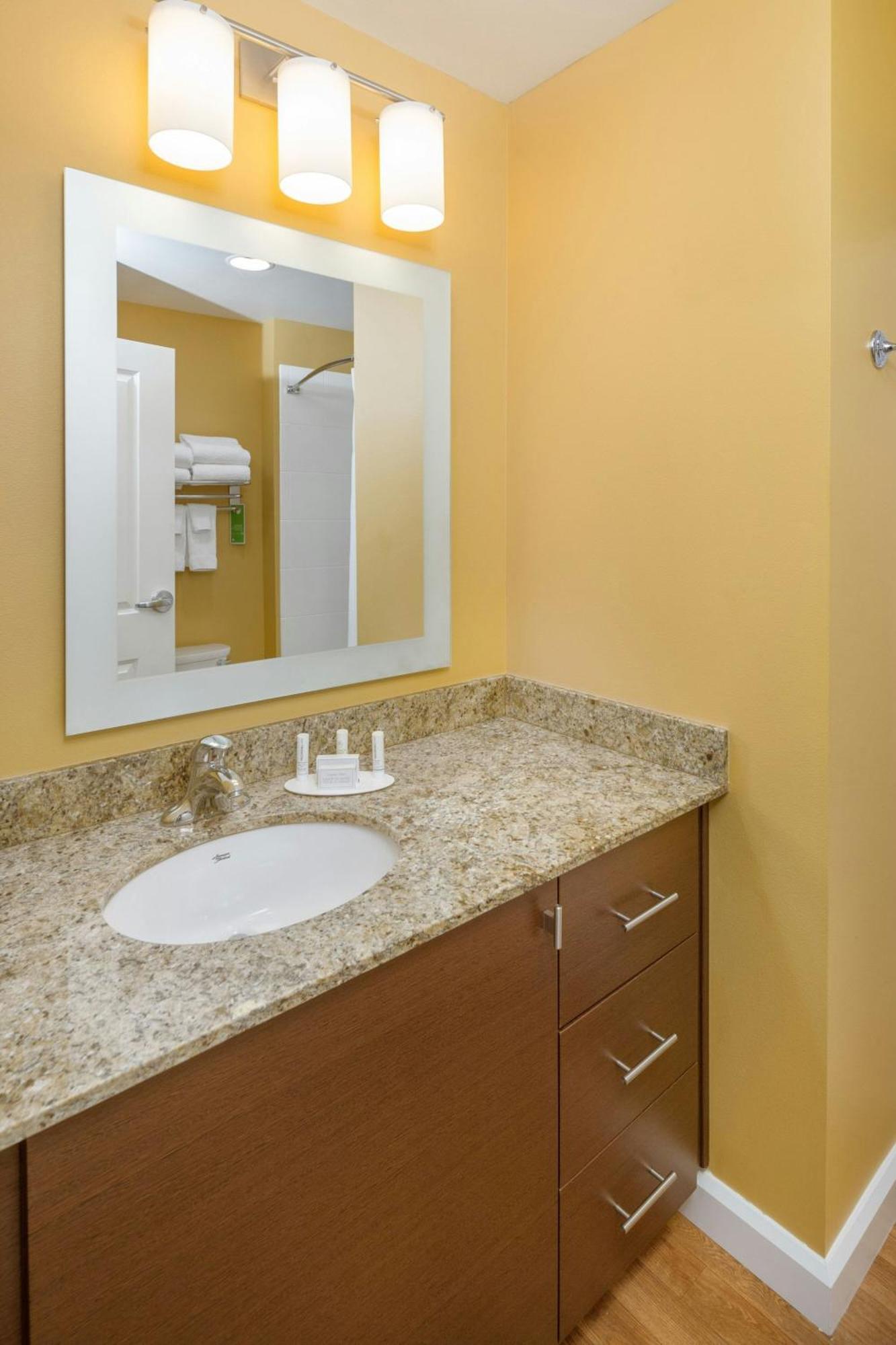 Towneplace By Marriott Suites Portland Vancouver Evergreen Экстерьер фото