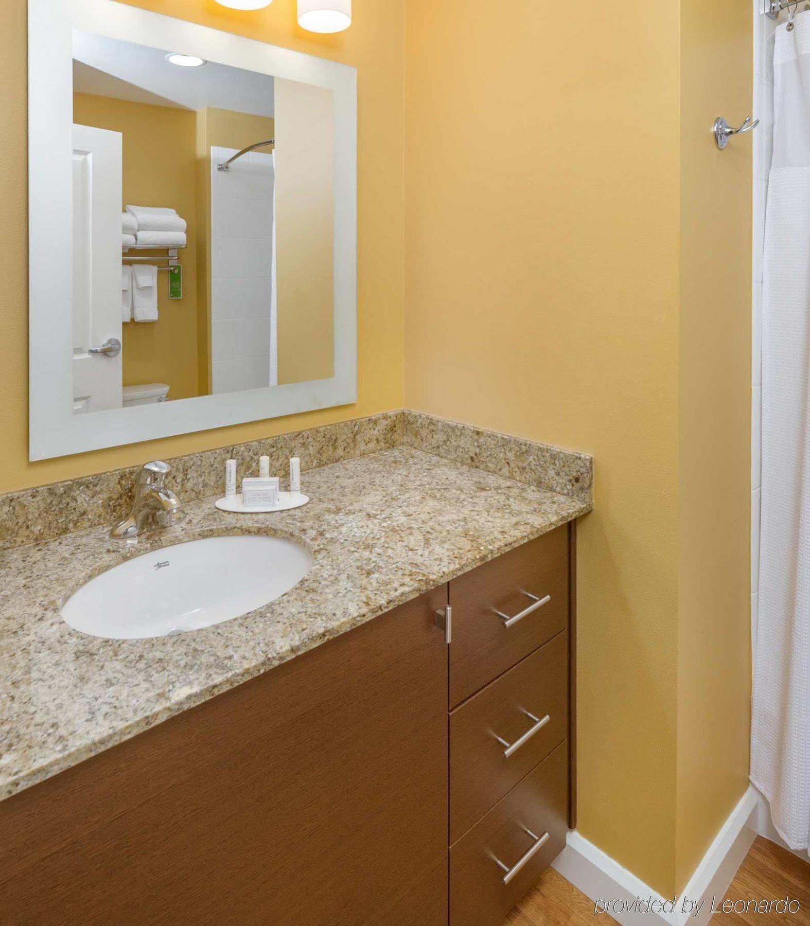 Towneplace By Marriott Suites Portland Vancouver Evergreen Экстерьер фото