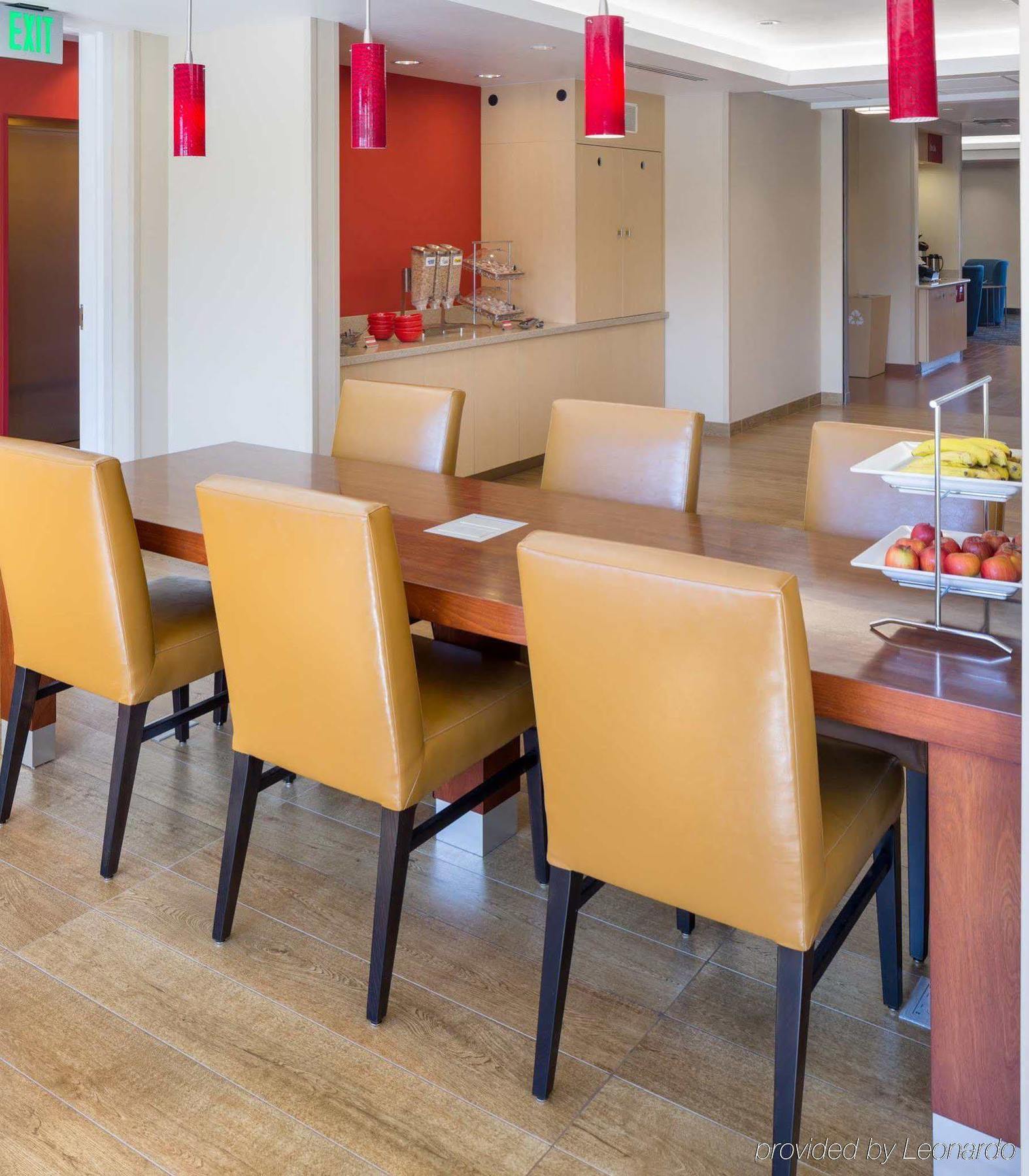Towneplace By Marriott Suites Portland Vancouver Evergreen Экстерьер фото